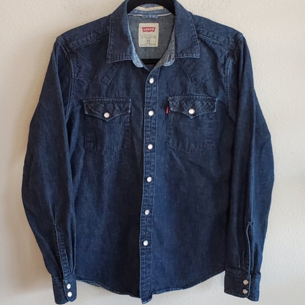 Levi's Classic Western Slim Fit Button Up Shirt